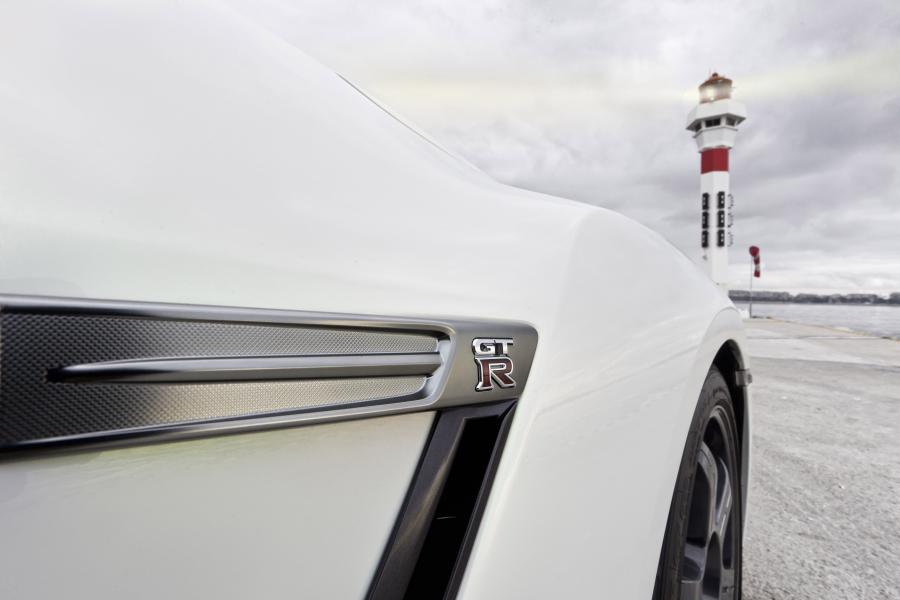  Nissan GT-R Egoist 2011 года  (фото 11 из 50)